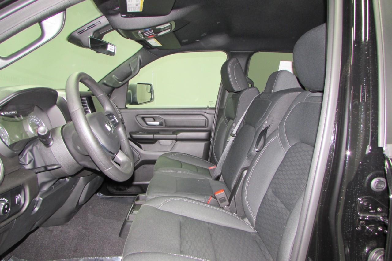 2025 Diamond Black Crystal Pearlcoat Ram 1500 Tradesman 4X4 Truck