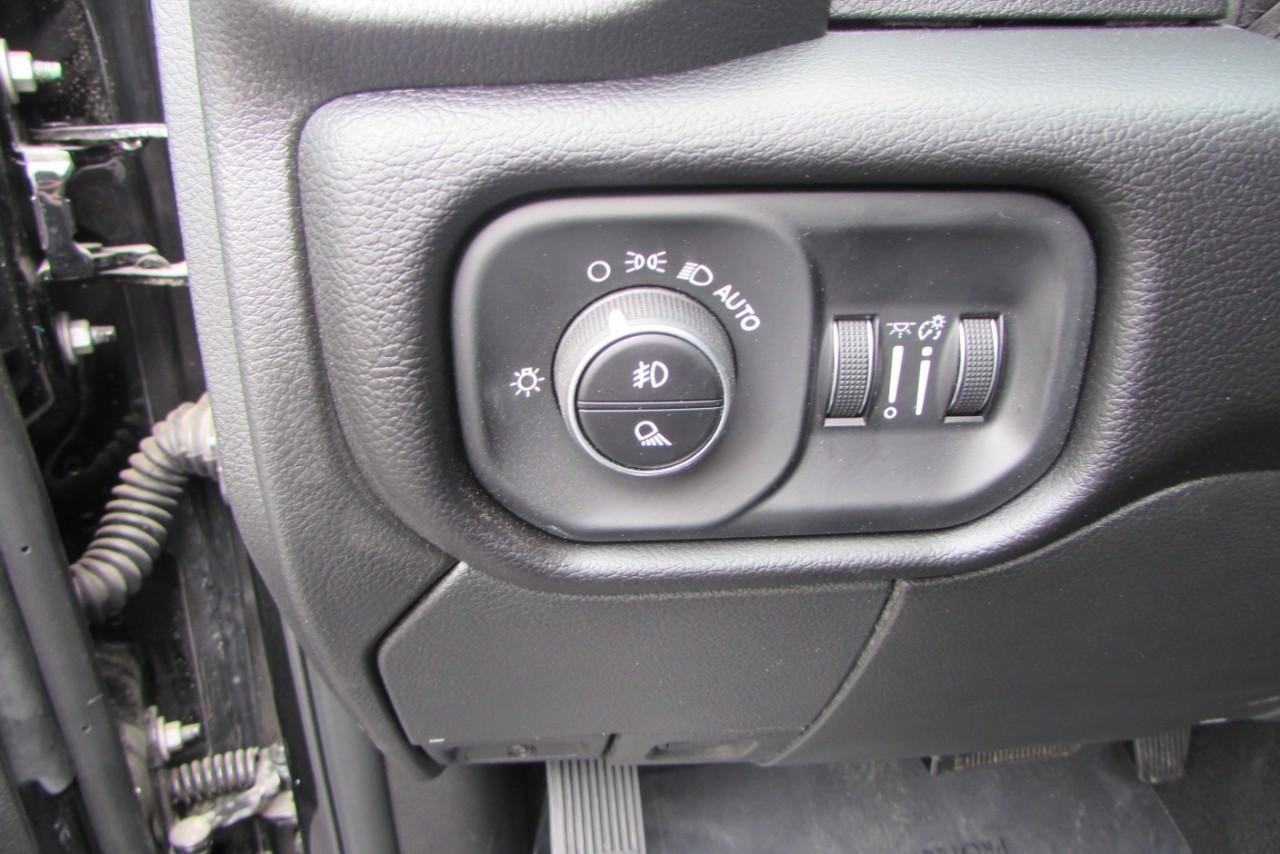 2025 Diamond Black Crystal Pearlcoat Ram 2500 Laramie 4X4 Truck