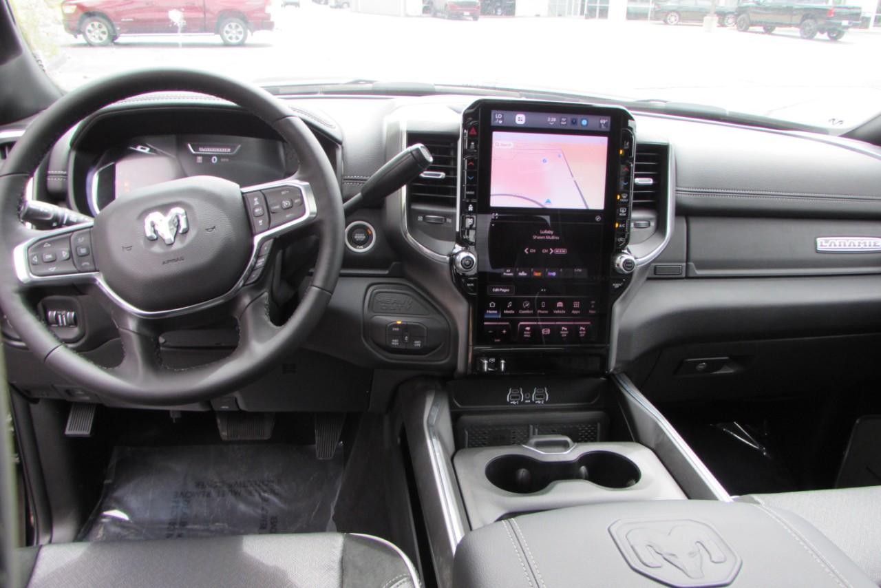 2025 Diamond Black Crystal Pearlcoat Ram 2500 Laramie 4X4 Truck