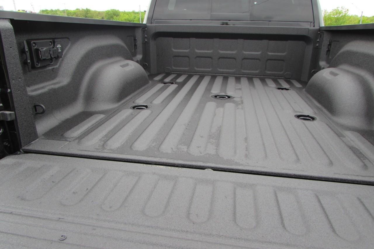 2025 Diamond Black Crystal Pearlcoat Ram 2500 Laramie 4X4 Truck