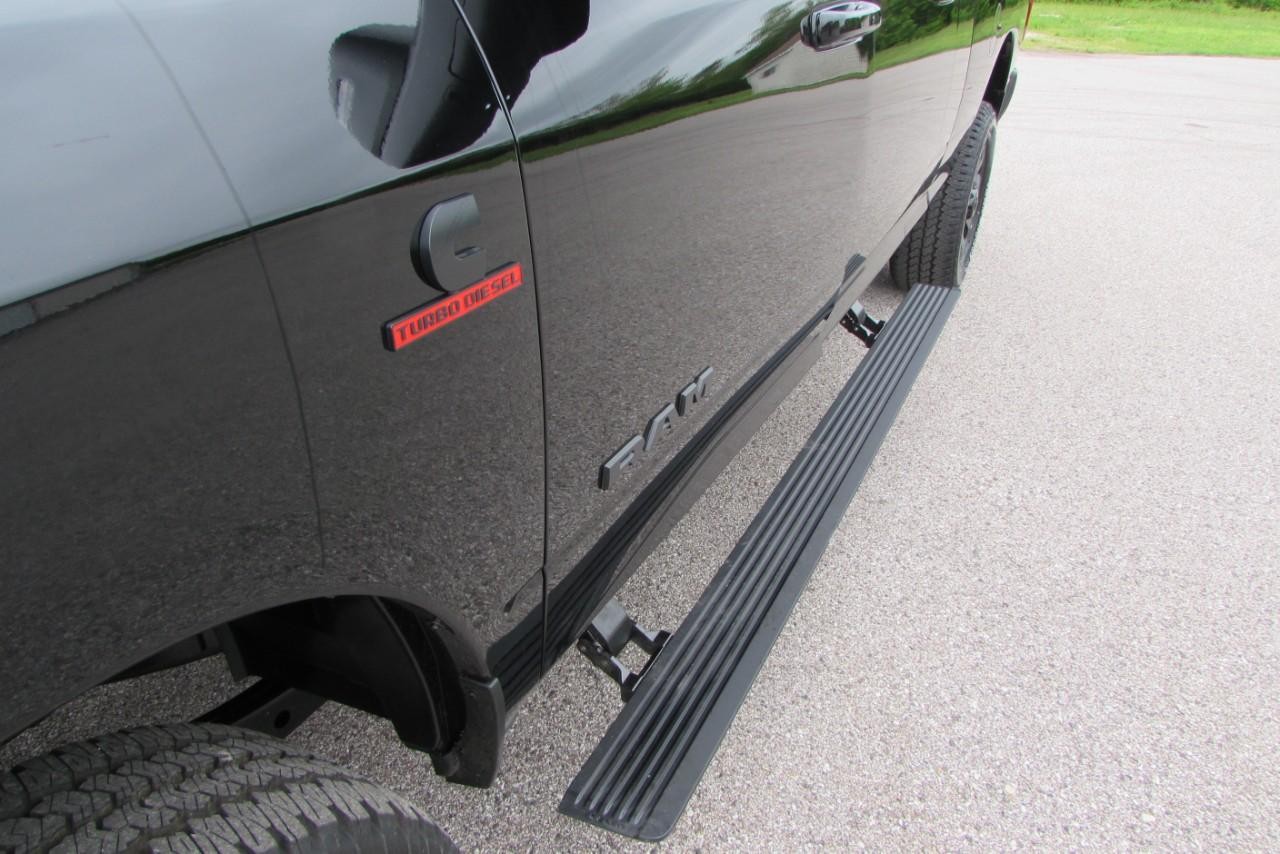 2025 Diamond Black Crystal Pearlcoat Ram 2500 Laramie 4X4 Truck