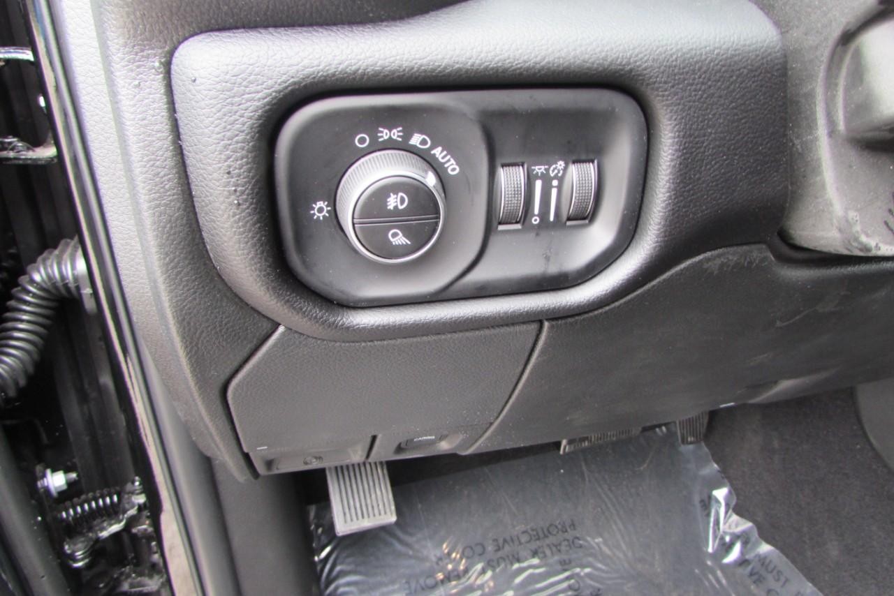 2025 Diamond Black Crystal Pearlcoat Ram 2500 Laramie 4X4 Truck