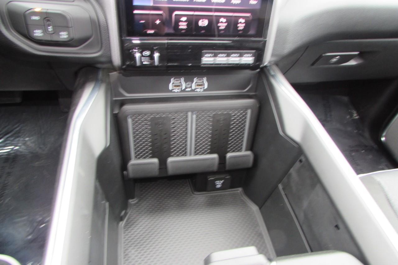 2025 Diamond Black Crystal Pearlcoat Ram 2500 Laramie 4X4 Truck