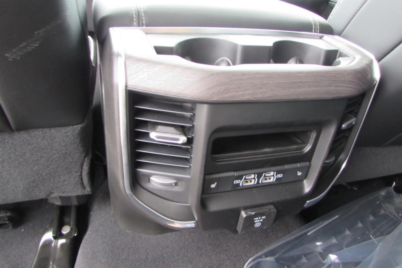 2025 Diamond Black Crystal Pearlcoat Ram 2500 Laramie 4X4 Truck