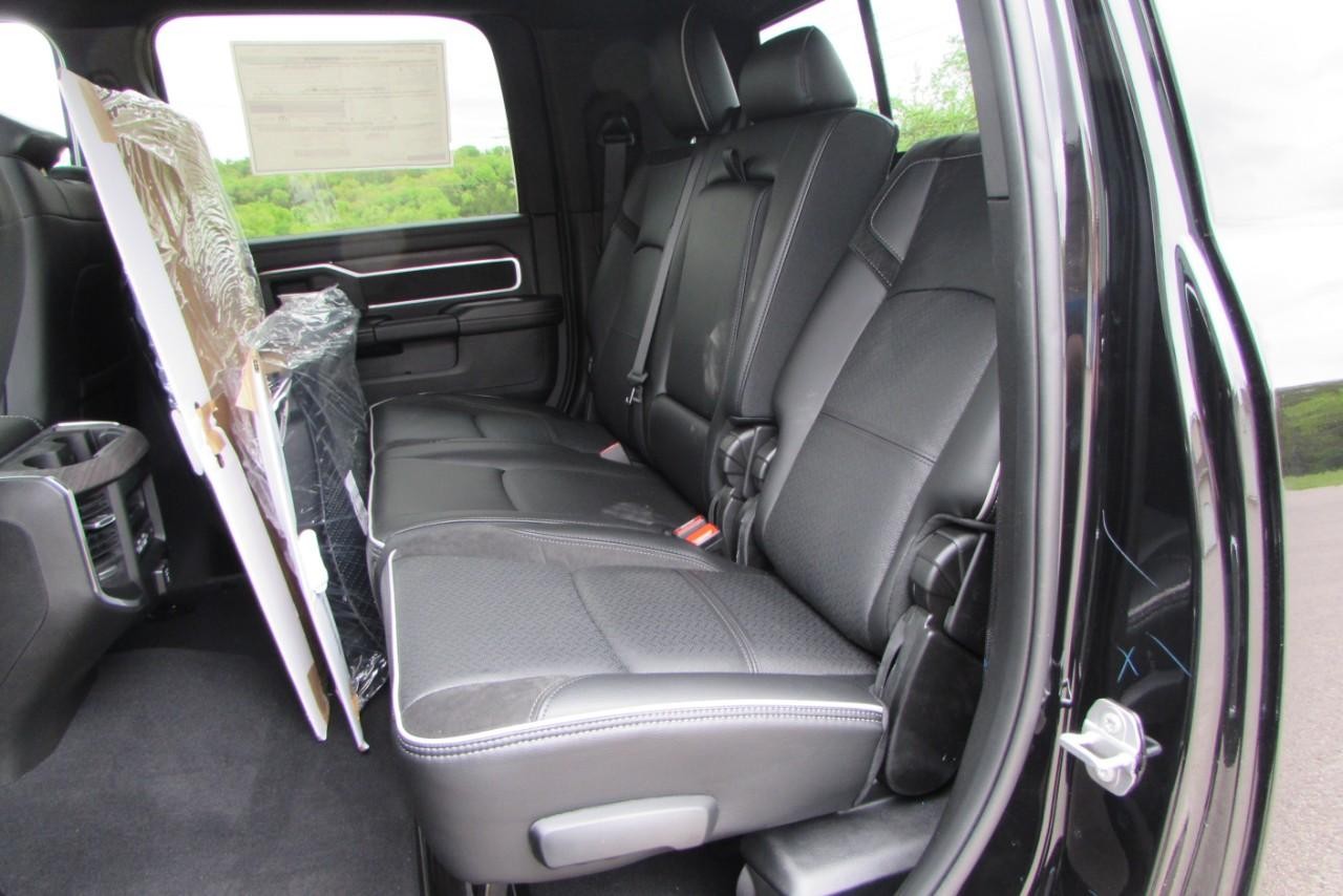 2025 Diamond Black Crystal Pearlcoat Ram 2500 Laramie 4X4 Truck