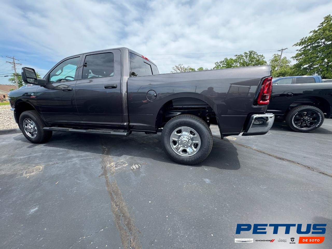 2025 Gran Cryst Ram 2500 Tradesman Truck