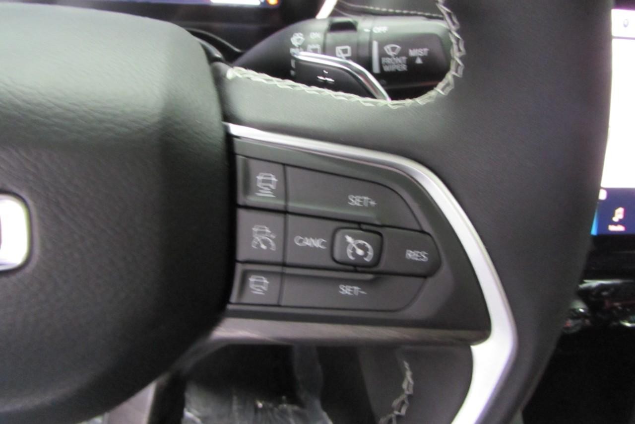 2025 Silver Zynith Jeep Grand Cherokee L Limited 4X4 SUV