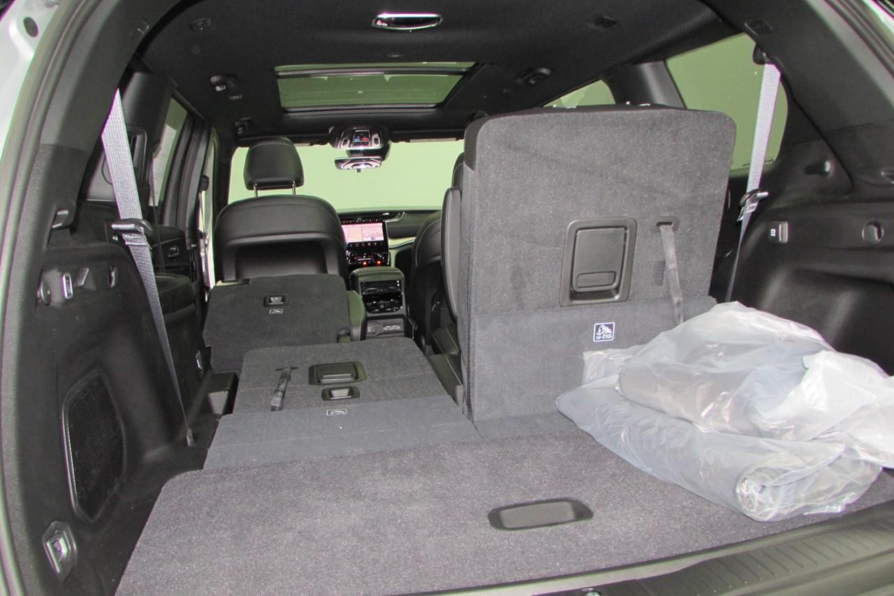 2025 Silver Zynith Jeep Grand Cherokee L Limited 4X4 SUV
