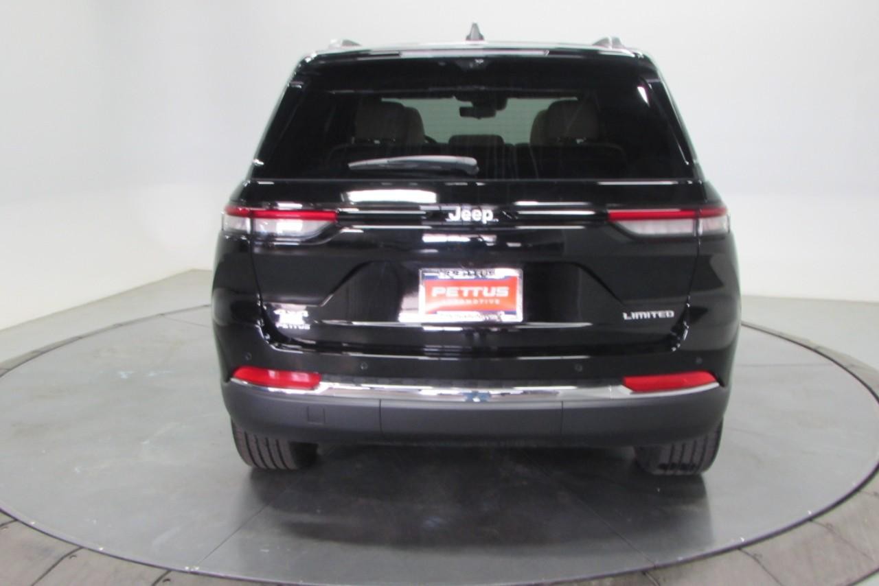 2025 Diamond Black Crystal Pearlcoat Jeep Grand Cherokee Limited 4X4 SUV