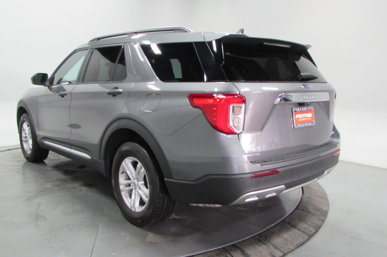 Ford Explorer Vehicle Full-screen Gallery Image 06