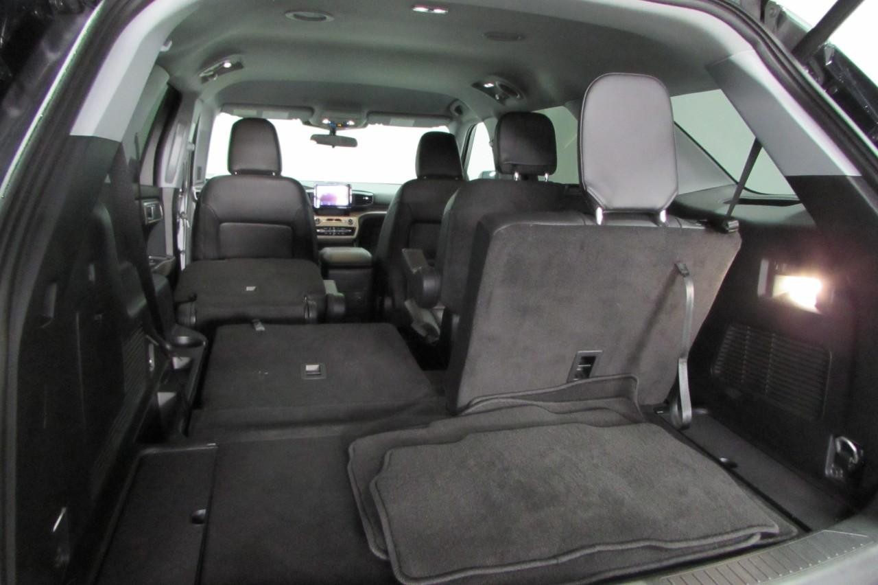 Ford Explorer Vehicle Full-screen Gallery Image 30