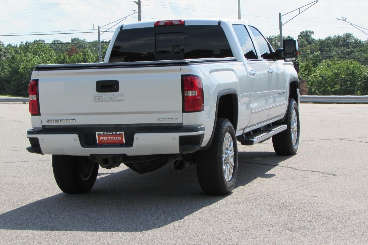 2018 Summit White GMC Sierra 2500HD 4WD Denali Crew Cab 4X4 Truck