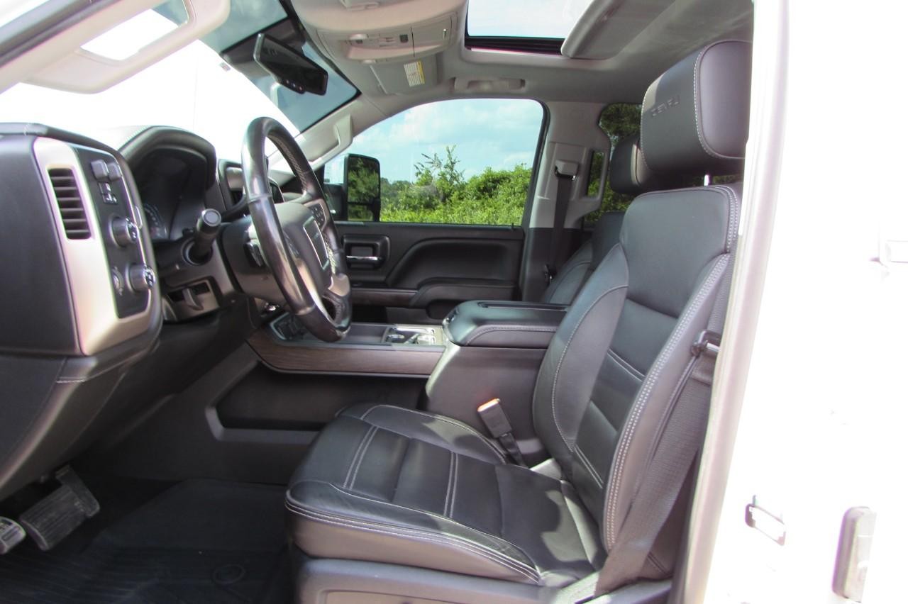 2018 Summit White GMC Sierra 2500HD 4WD Denali Crew Cab 4X4 Truck