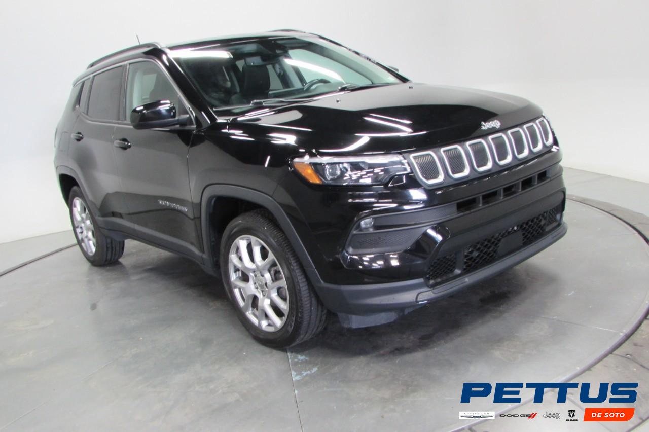 2022 Diamond Black Crystal Pearlcoat Jeep Compass Latitude Lux SUV