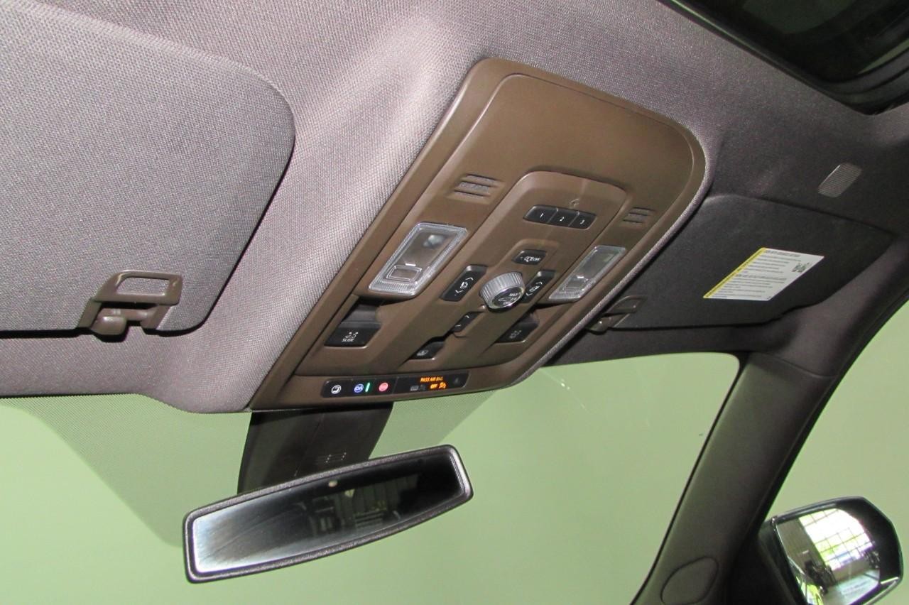 2022 Hunter Metallic GMC Yukon Denali 4X4 SUV