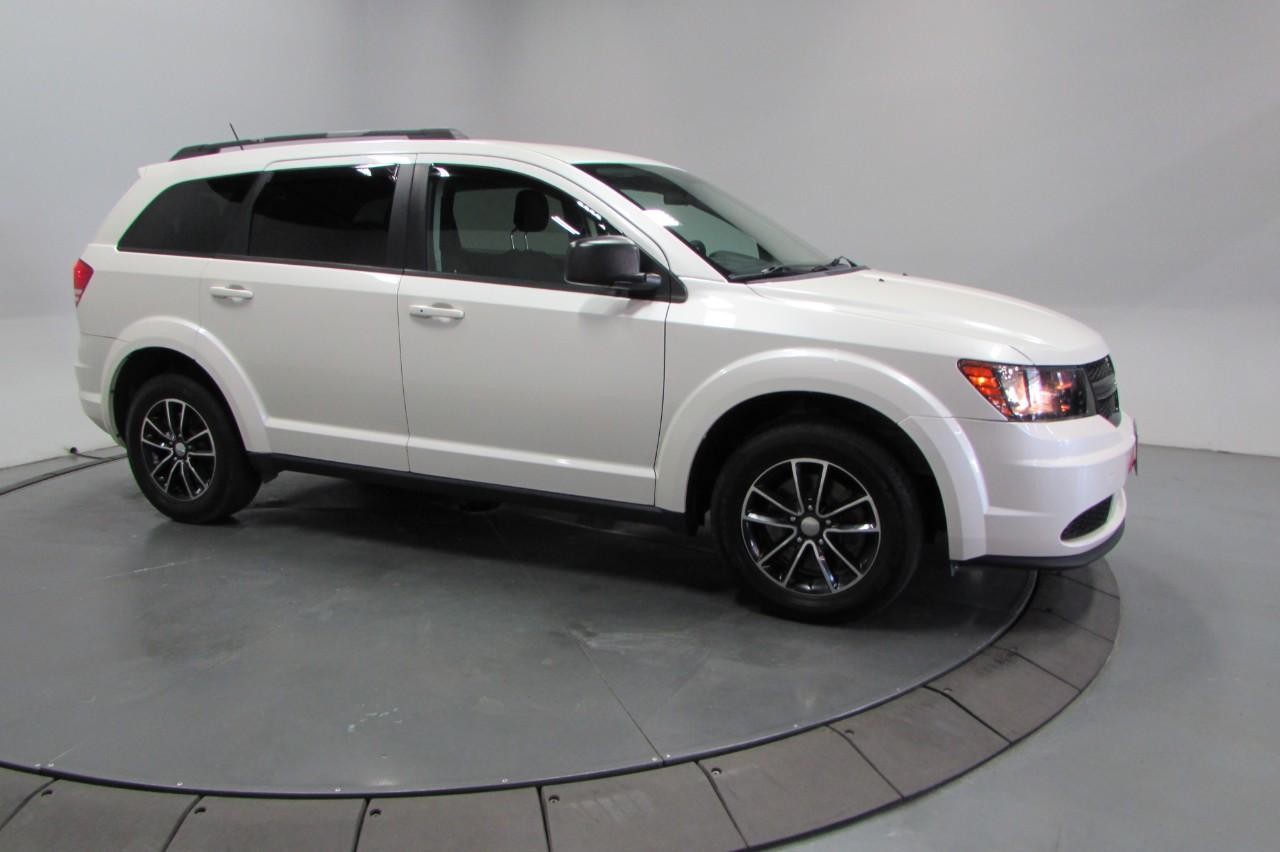 2017 Vice White Dodge Journey SE FWD SUV
