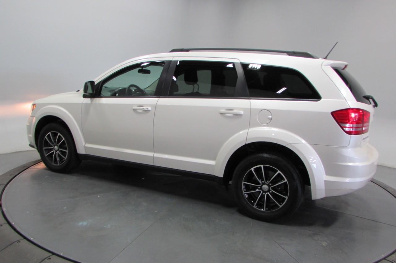 2017 Vice White Dodge Journey SE FWD SUV