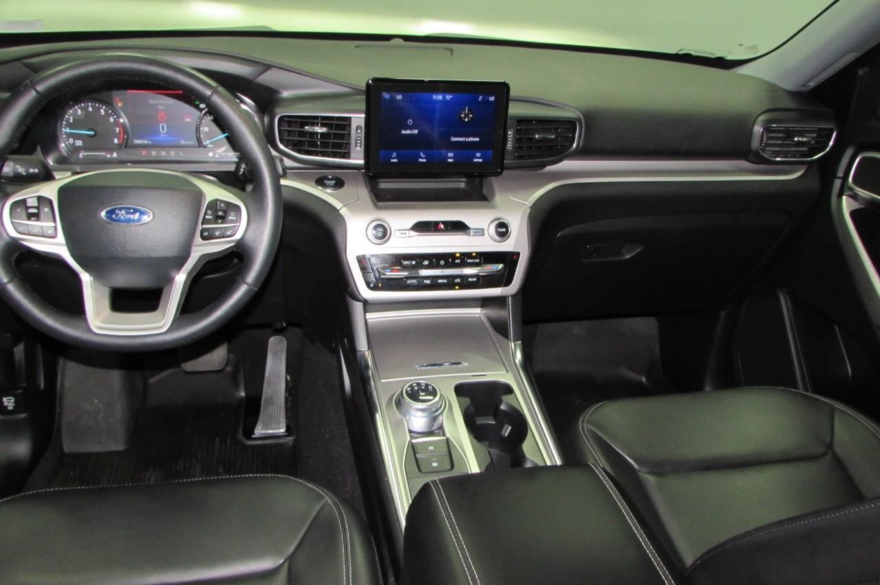 2023 Iconic Silver Metallic Ford Explorer XLT 4X4 SUV
