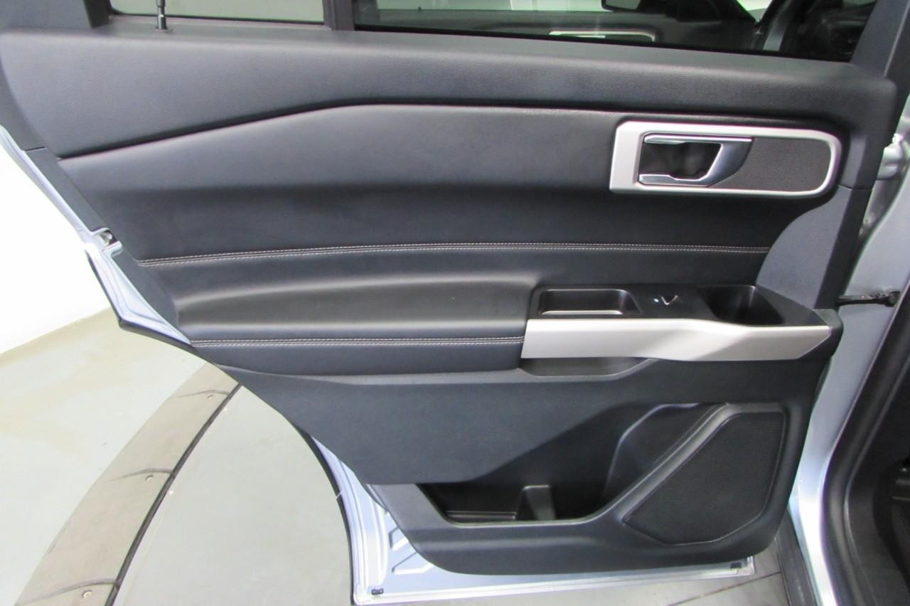 2023 Iconic Silver Metallic Ford Explorer XLT 4X4 SUV