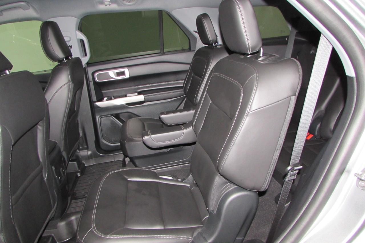 2023 Iconic Silver Metallic Ford Explorer XLT 4X4 SUV