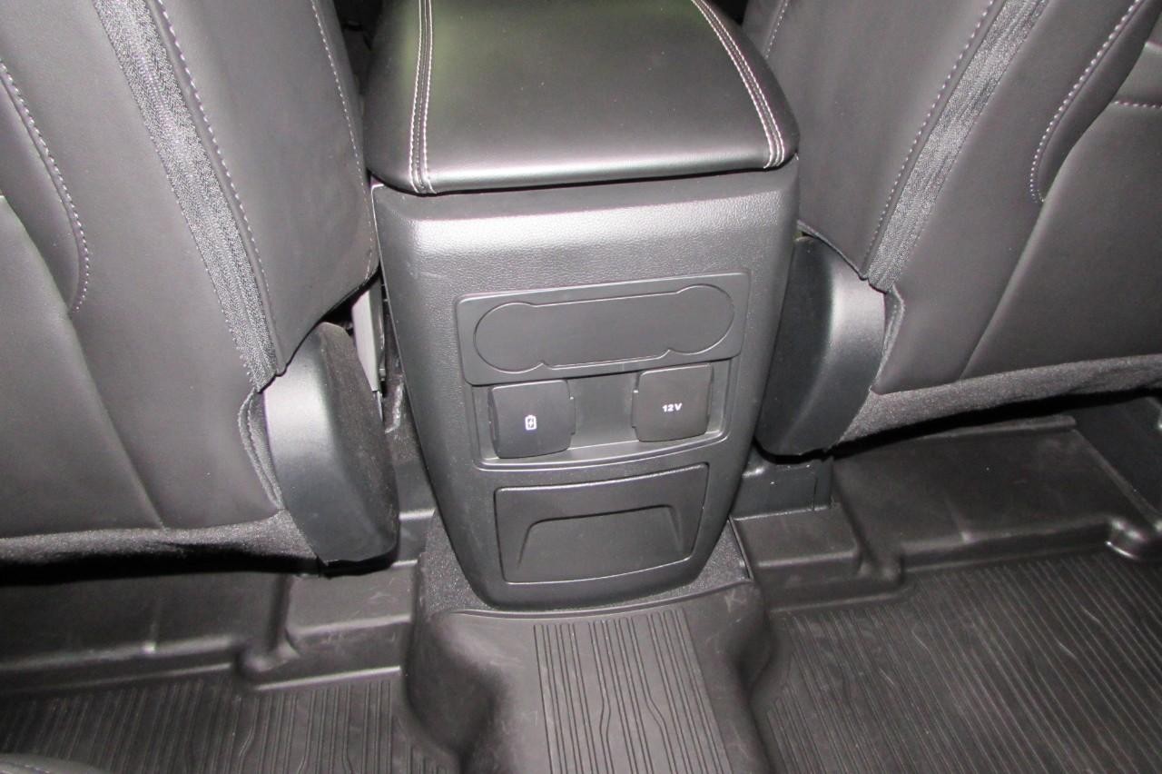 2023 Iconic Silver Metallic Ford Explorer XLT 4X4 SUV