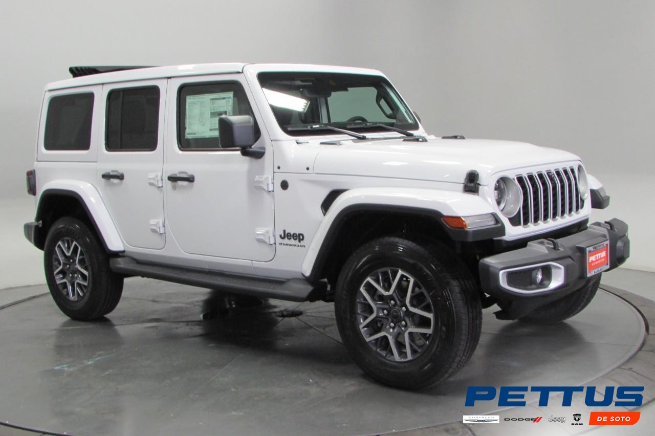 2025 Bright White Clearcoat Jeep Wrangler Sahara SUV