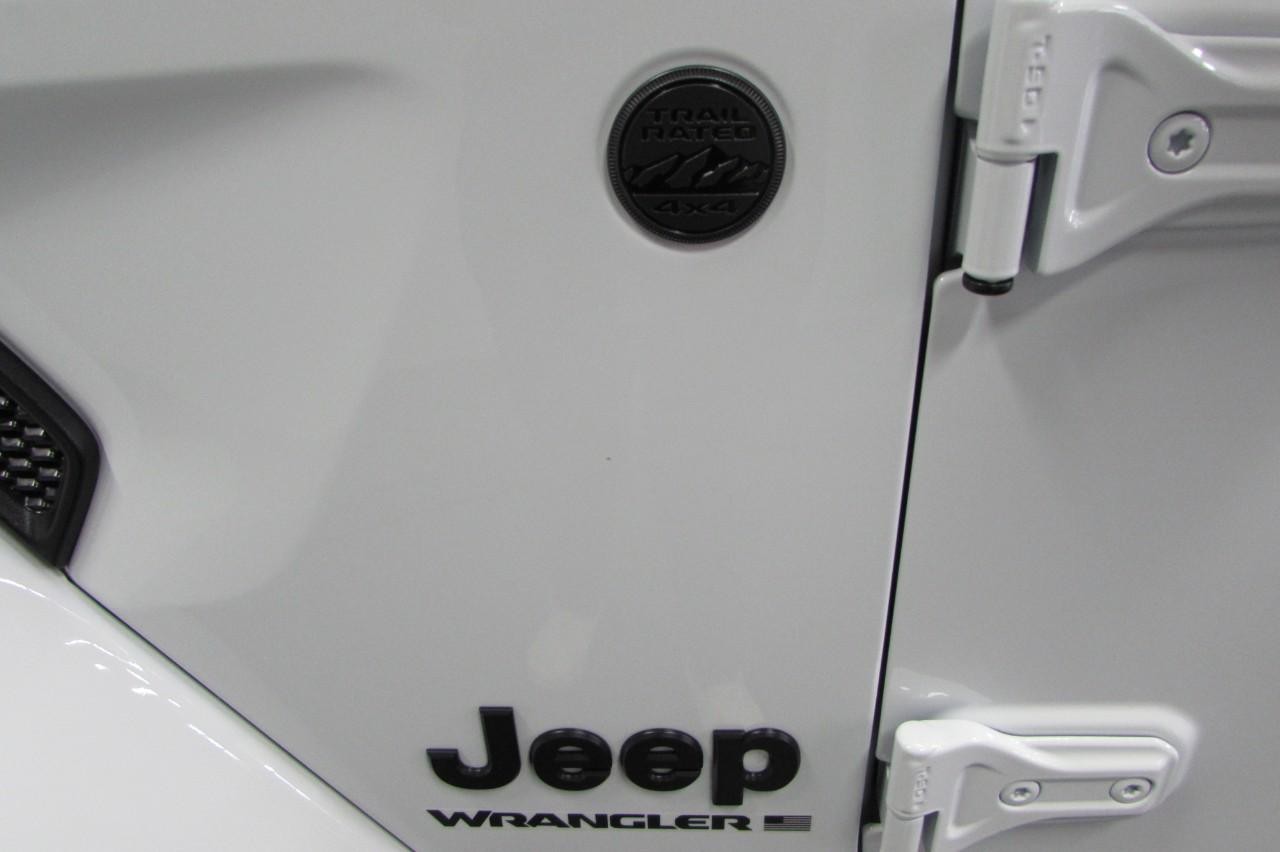 2025 Bright White Clearcoat Jeep Wrangler Sahara 4X4 SUV