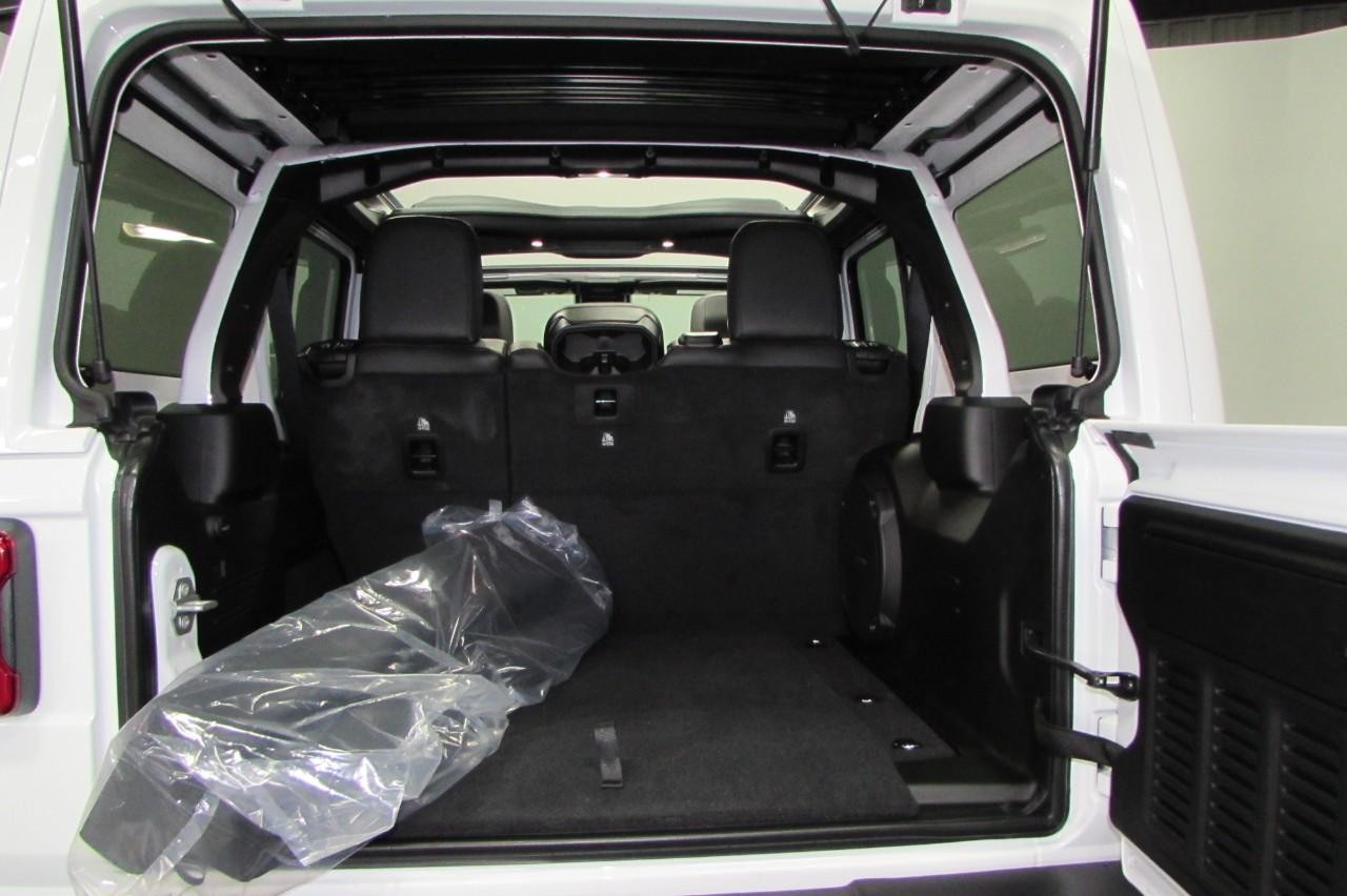 2025 Bright White Clearcoat Jeep Wrangler Sahara 4X4 SUV