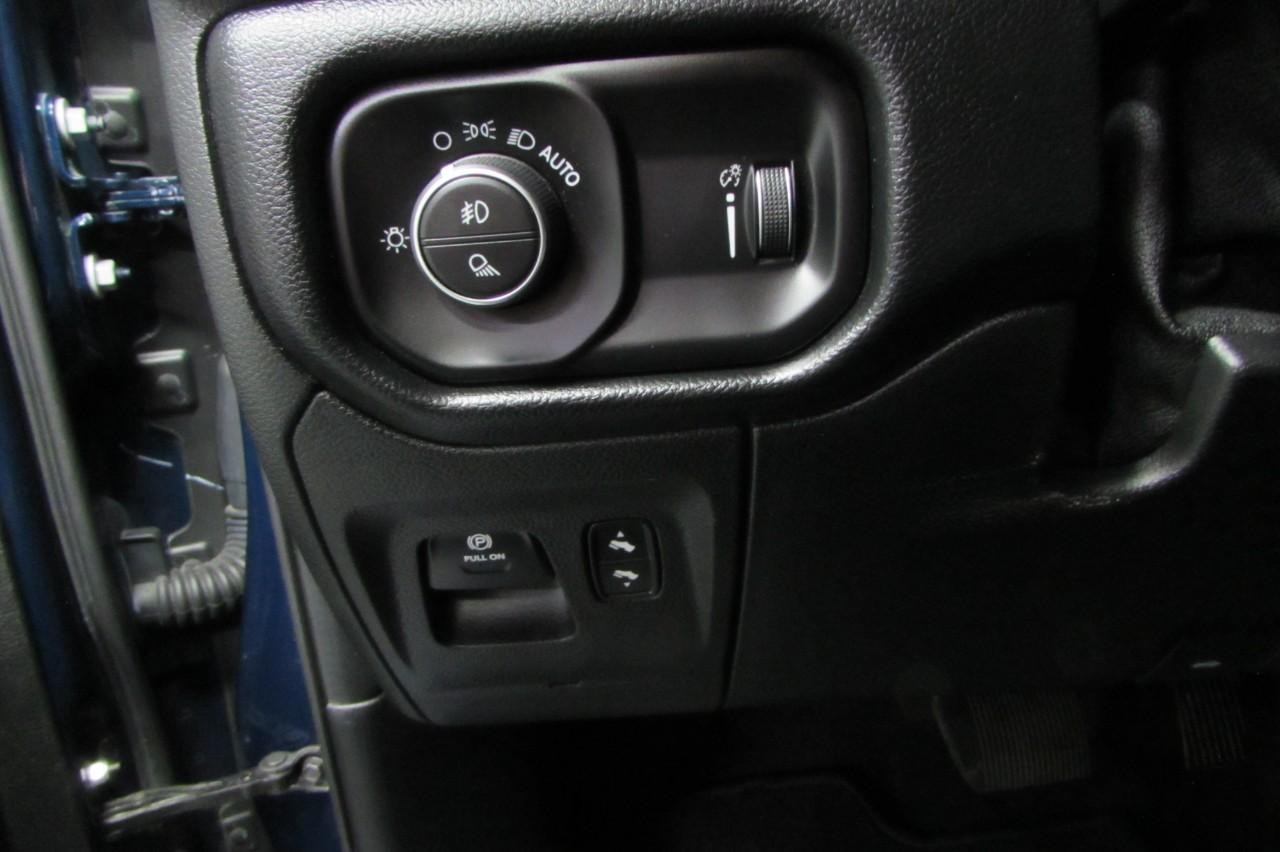 2020 Hydro Blue Pearlcoat Ram 1500 Big Horn/Lone Star 4X4 Truck