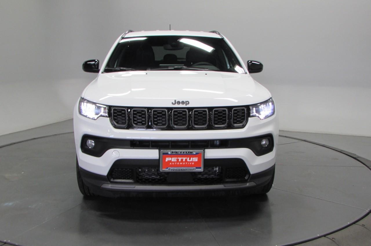 2025 Bright White Clearcoat Jeep Compass Latitude 4X4 SUV