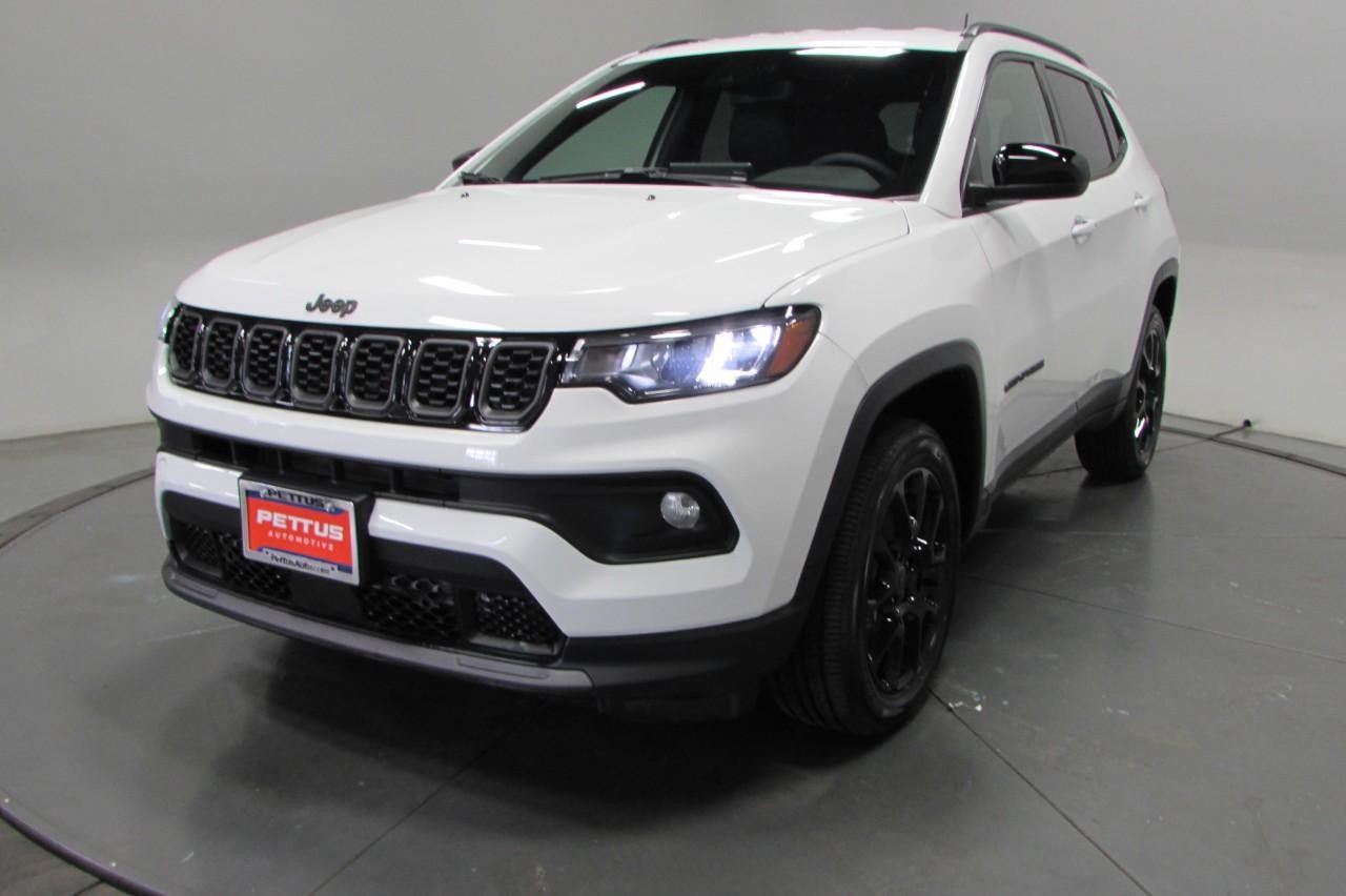 2025 Bright White Clearcoat Jeep Compass Latitude 4X4 SUV