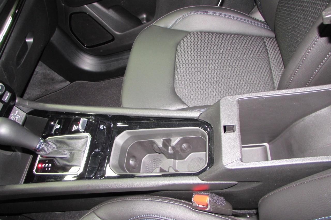 2025 Bright White Clearcoat Jeep Compass Latitude 4X4 SUV