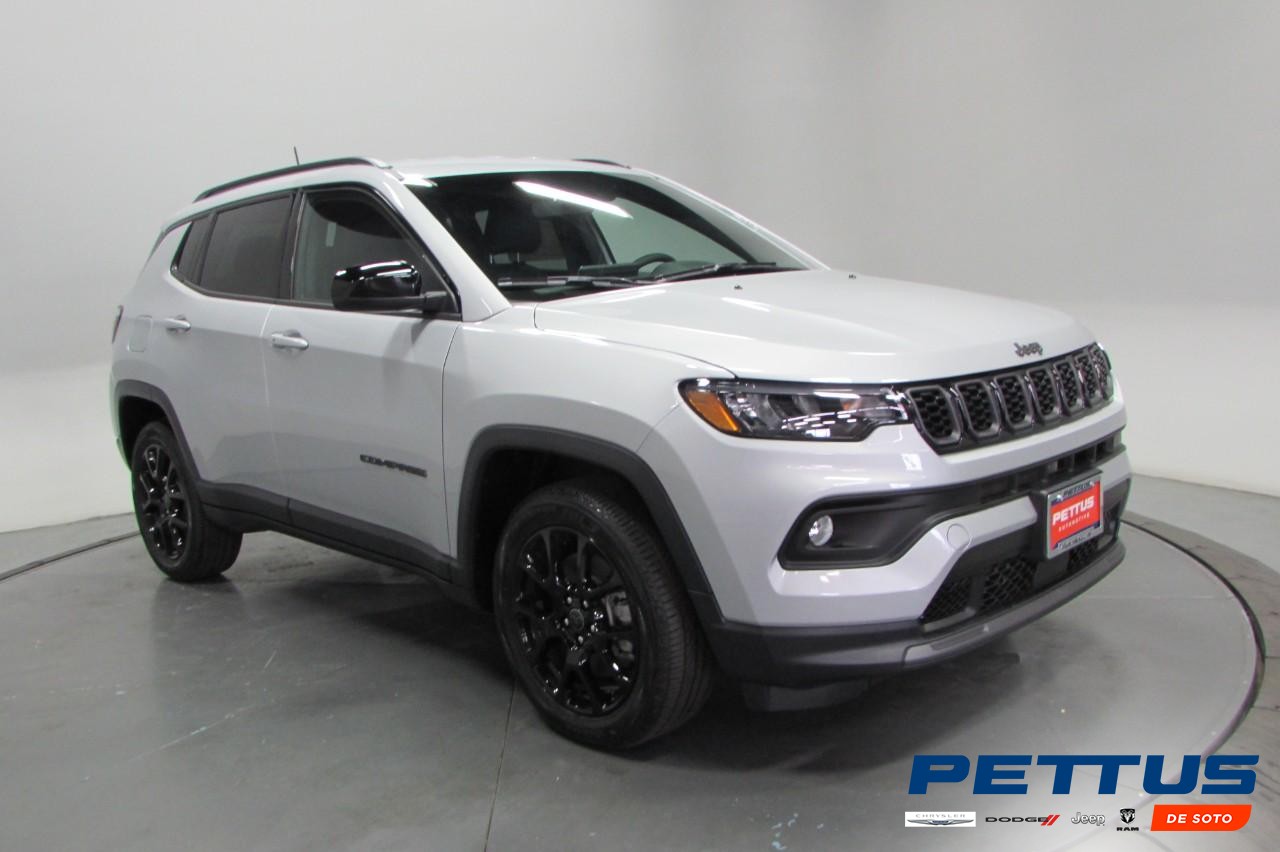 2025 Silver Zynith Metallic Clearcoat Jeep Compass Latitude SUV