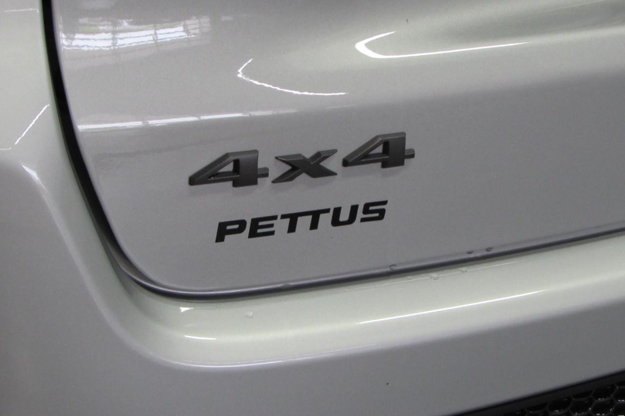 2025 Silver Zynith Metallic Clearcoat Jeep Compass Latitude 4X4 SUV