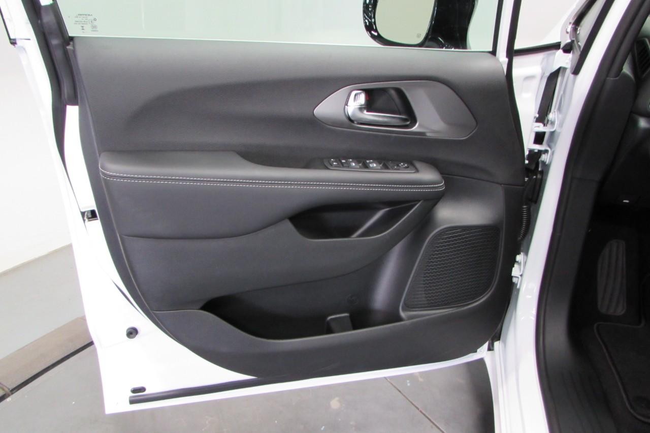 2025 Bright White Clearcoat Chrysler Voyager LX FWD Van