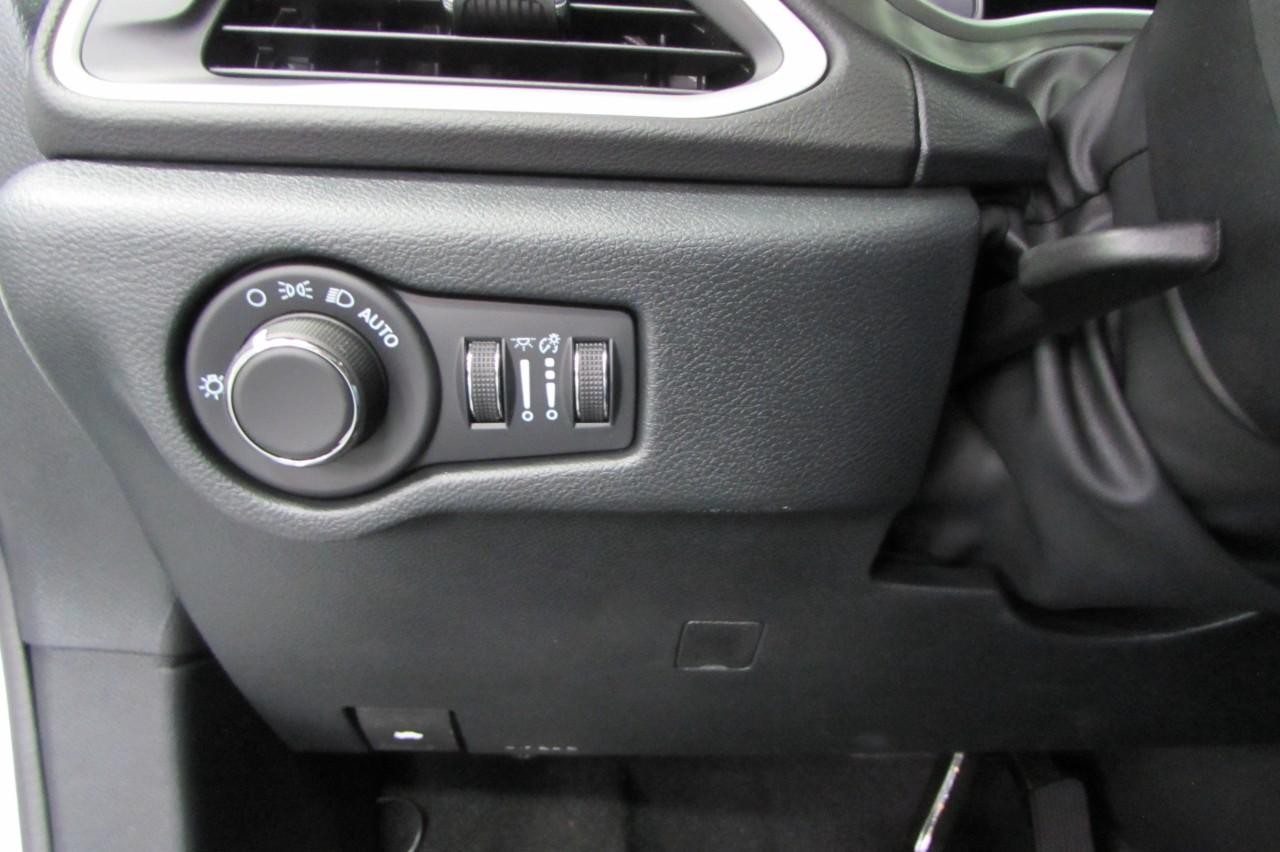 2025 Bright White Clearcoat Chrysler Voyager LX FWD Van