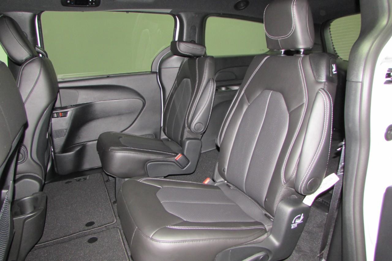 2025 Bright White Clearcoat Chrysler Voyager LX FWD Van