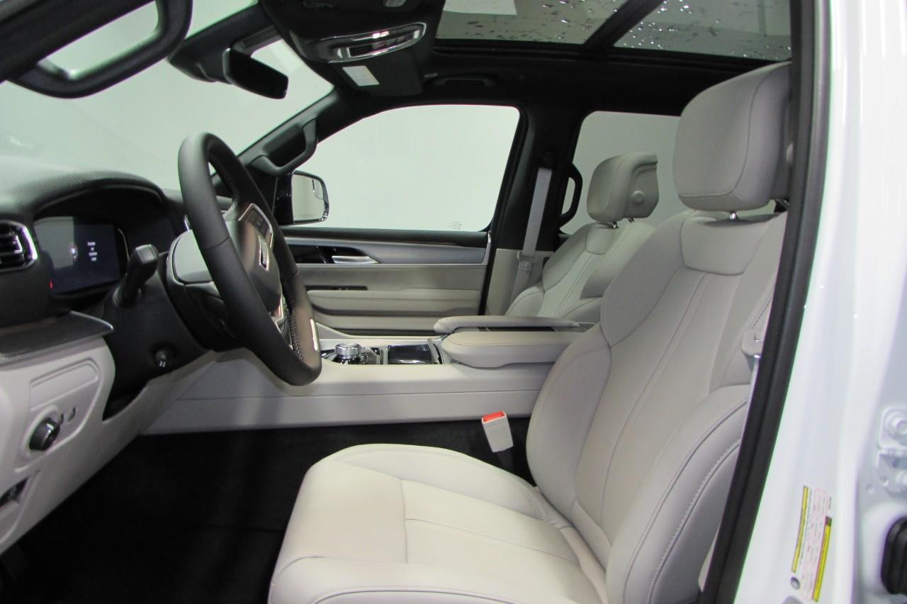 2025 Bright White Clearcoat Jeep Wagoneer Series II 4X4 SUV