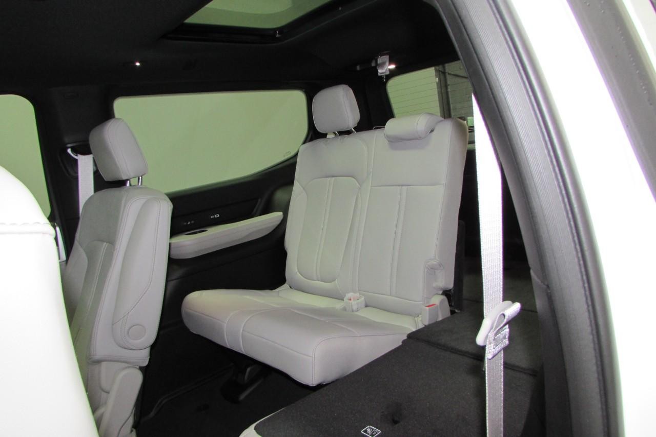 2025 Bright White Clearcoat Jeep Wagoneer Series II 4X4 SUV