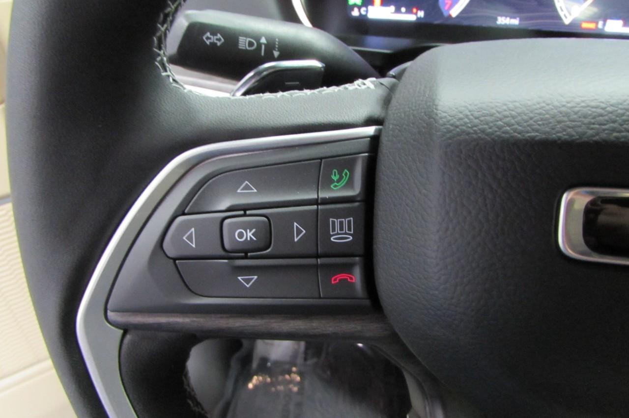 2025 Bright White Clearcoat Jeep Grand Cherokee L Limited 4X4 SUV