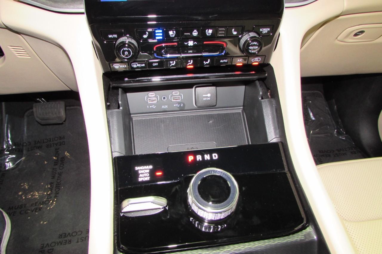 2025 Bright White Clearcoat Jeep Grand Cherokee L Limited 4X4 SUV