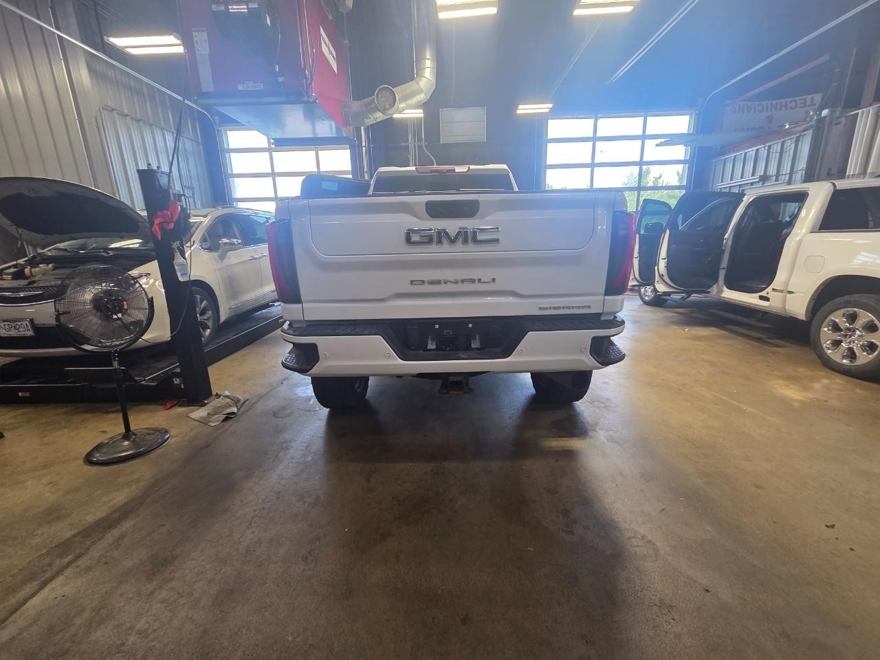 2024 Gmc Sierra HD Denali Ultimate photo 37