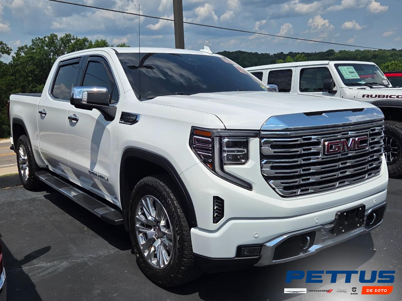 2022 WHITE GMC Sierra 1500 Denali Truck