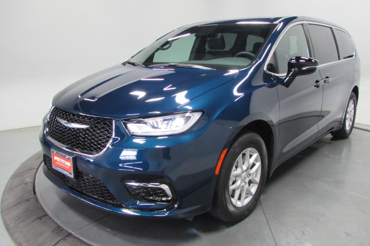 2025 Chrysler Pacifica photo 3