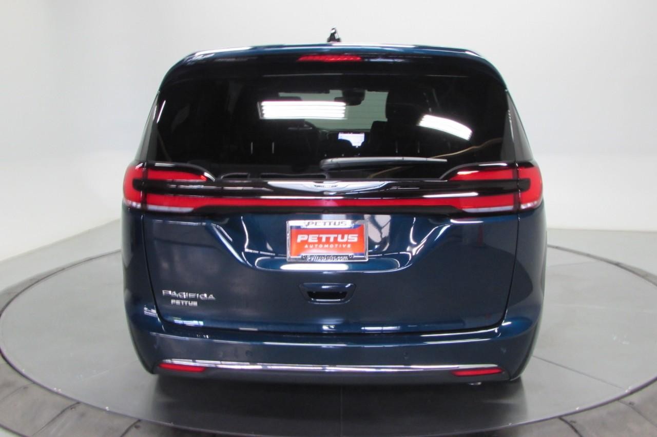 2025 Chrysler Pacifica photo 7