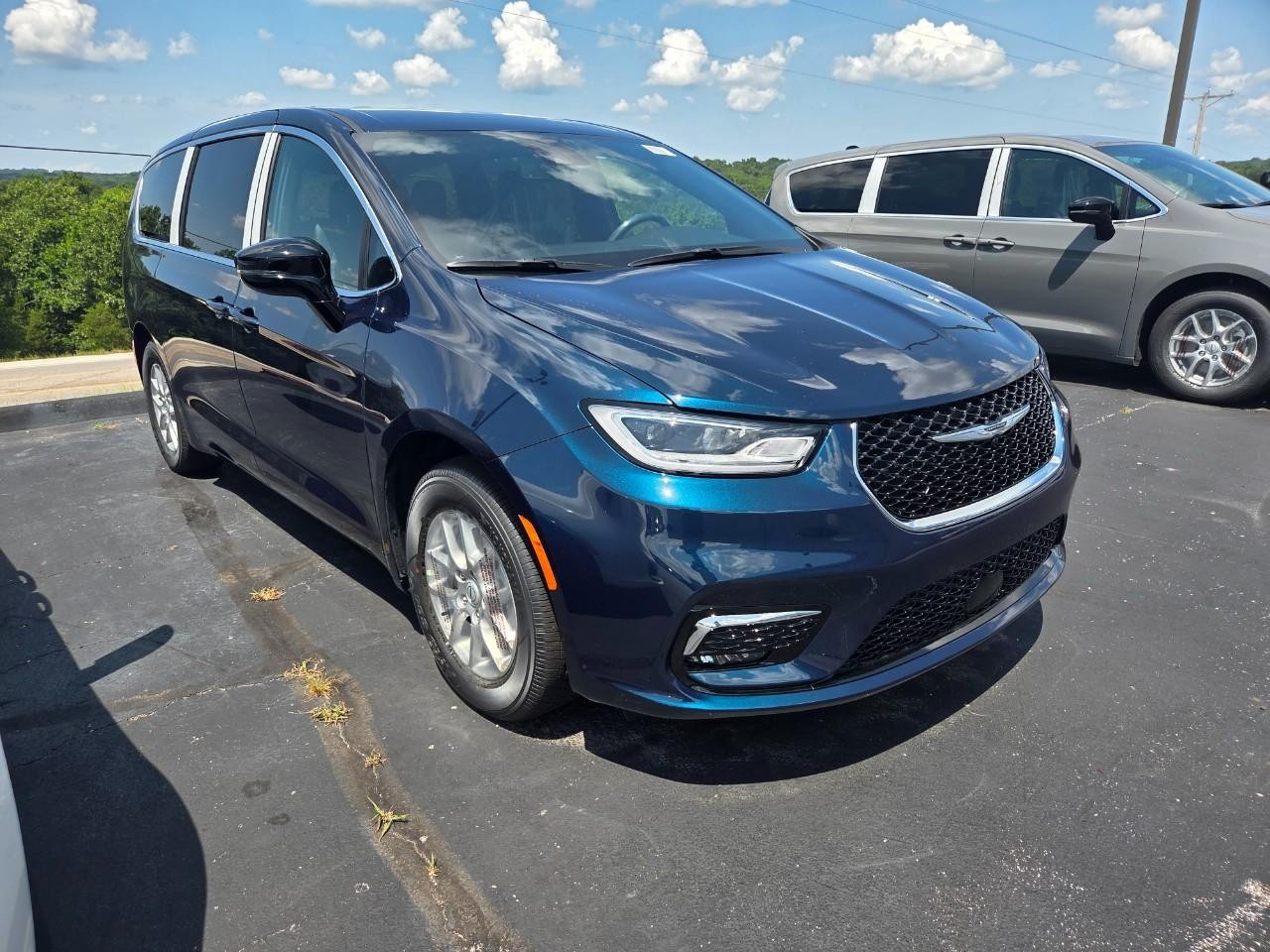 2025 Chrysler Pacifica photo 30