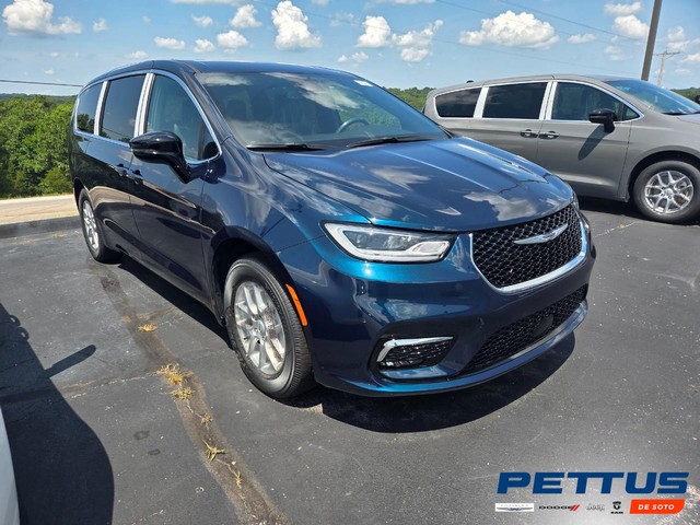2025 Chrysler Pacifica Select at Pettus Chrysler Dodge Jeep Ram De Soto in De Soto MO