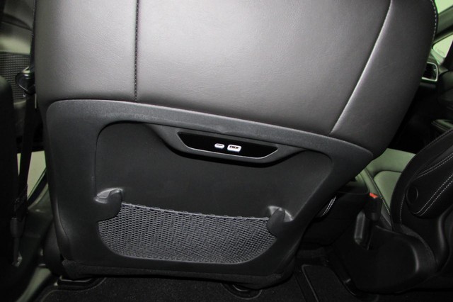2025 Chrysler Pacifica Select - Photo 25
