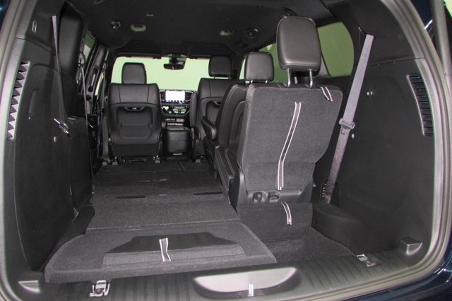 2025 Chrysler Pacifica Select - Photo 32