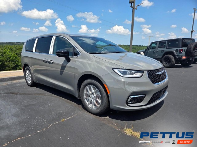2025 Chrysler Pacifica Select at Pettus Chrysler Dodge Jeep Ram De Soto in De Soto MO